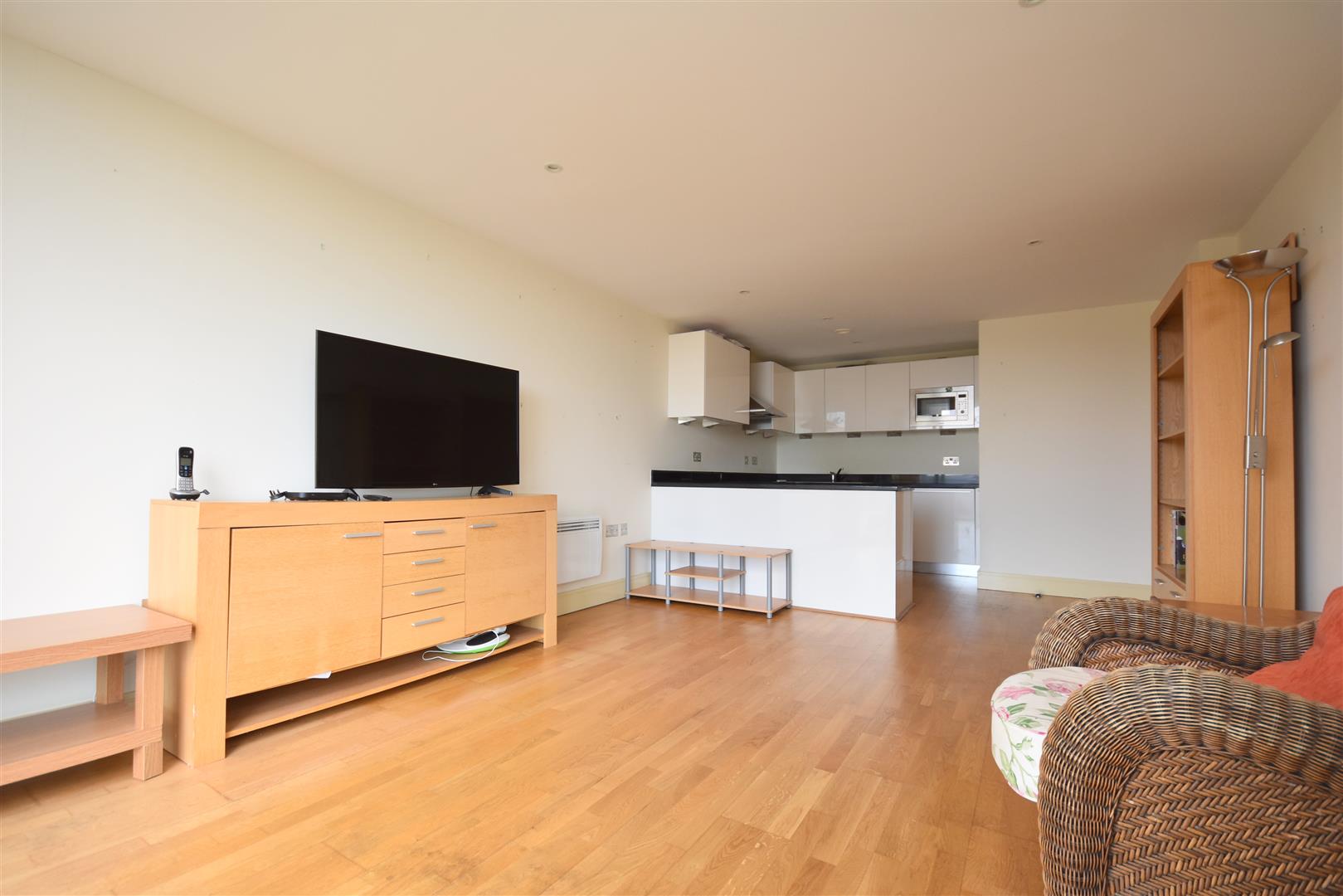 322 Woodlands, Sully, Vale of Glamorgan, CF64 5QF